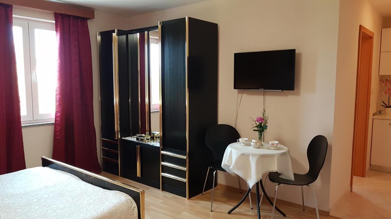 Apartmani Diva Малинска Экстерьер фото