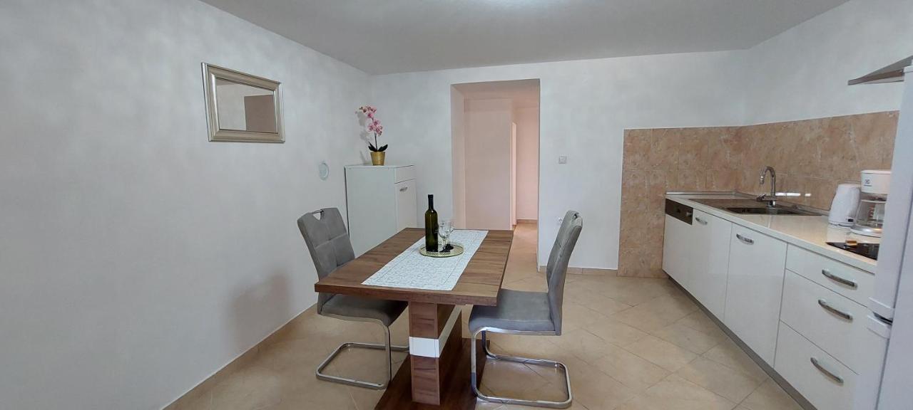 Apartmani Diva Малинска Экстерьер фото