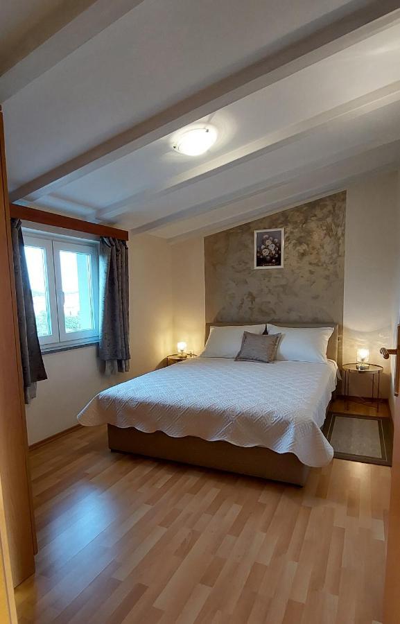 Apartmani Diva Малинска Экстерьер фото